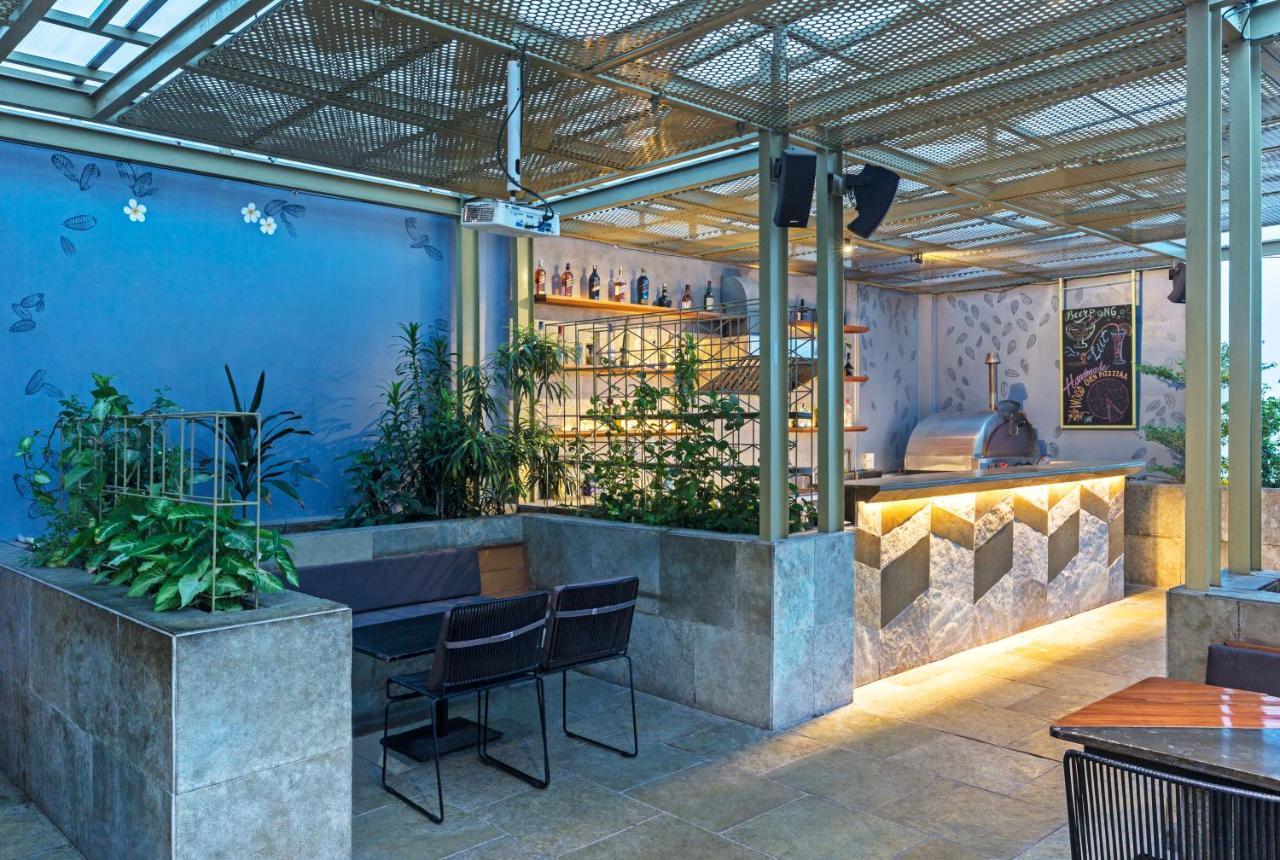 Hotel Crystal Palace Meerut Exterior photo