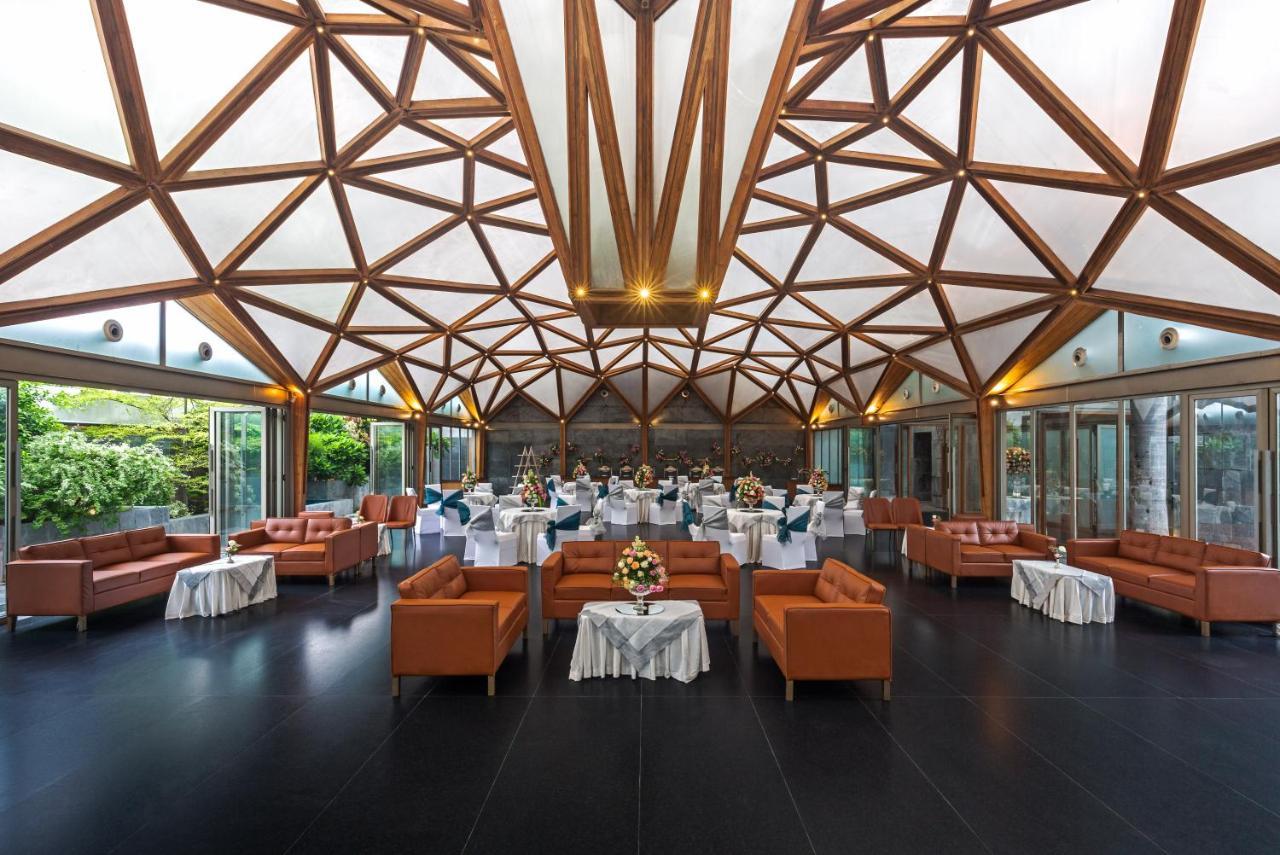 Hotel Crystal Palace Meerut Exterior photo
