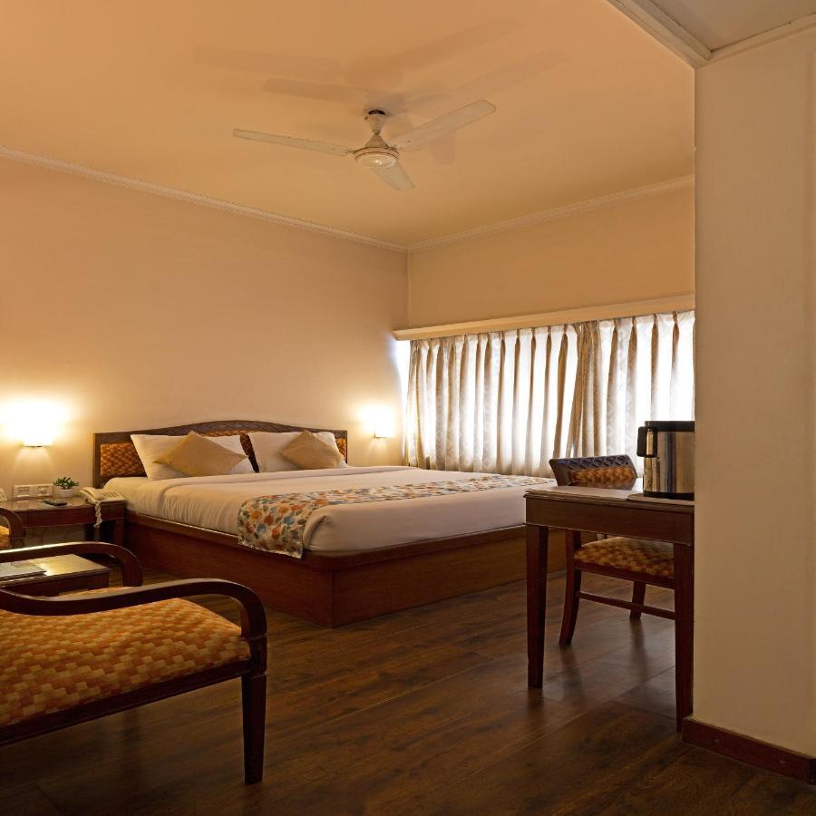 Hotel Crystal Palace Meerut Exterior photo