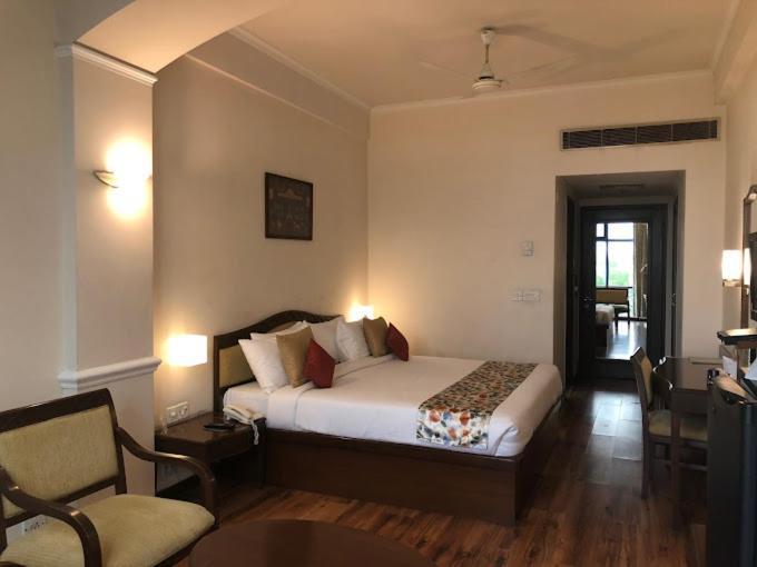 Hotel Crystal Palace Meerut Exterior photo